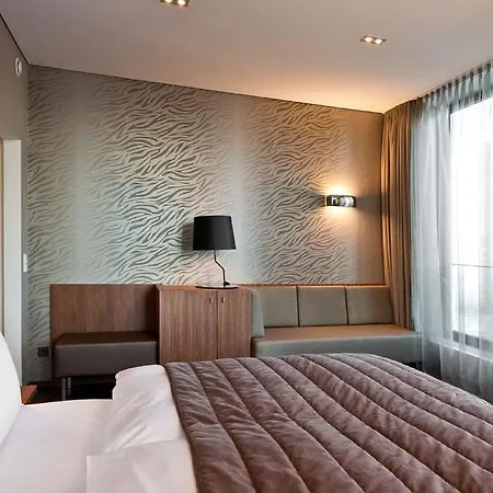 Hotel Cosmo Mitte 4*