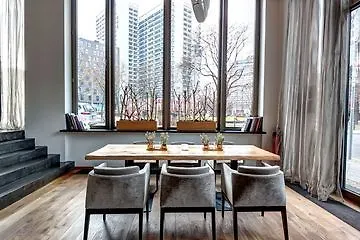 Cosmo Mitte 4*