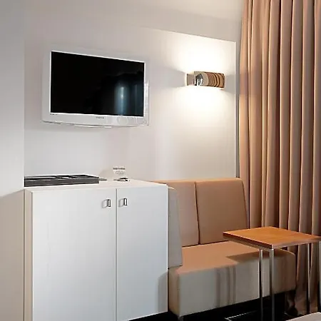 Cosmo Mitte 4*