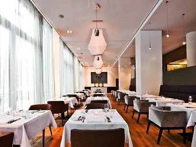 柏灵城中区cosmo酒店 酒店 4*