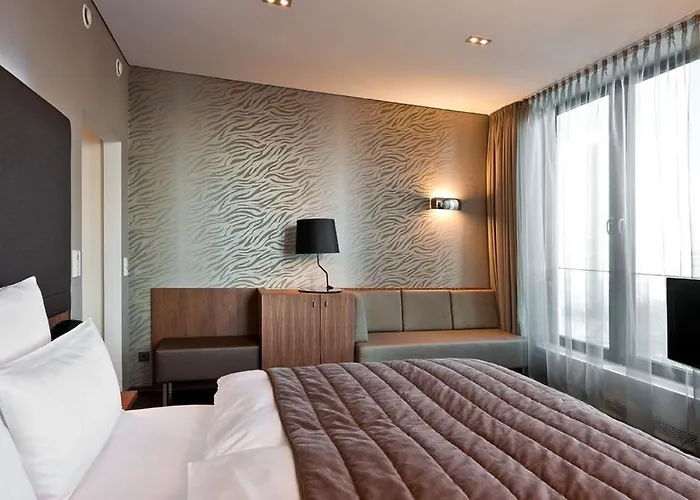 Hotel Cosmo Mitte 4*